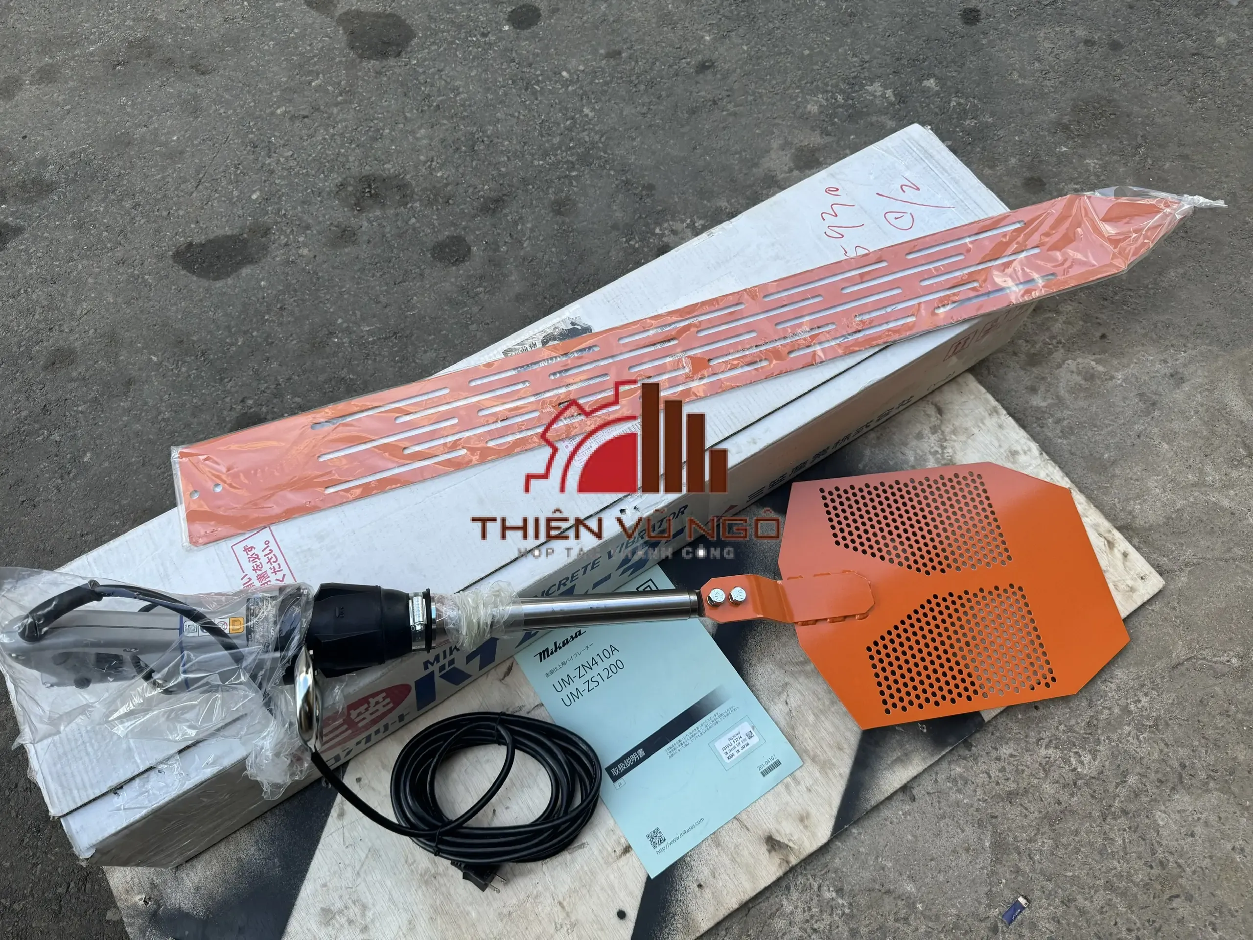 Máy Đầm Rung Bê Tông Mikasa UM-ZS1200