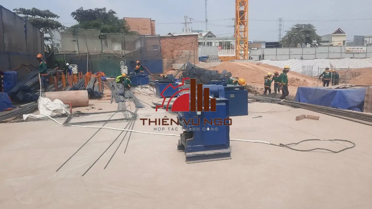 M&aacute;y cắt sắt TOYO C-33