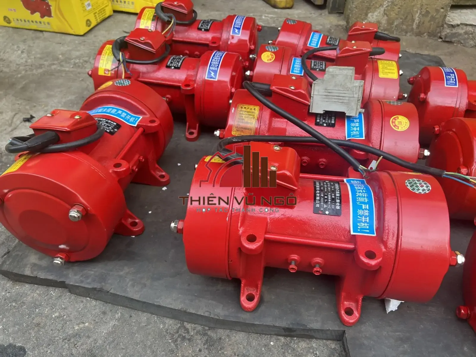 Máy đầm rung bê tông 1.1kw