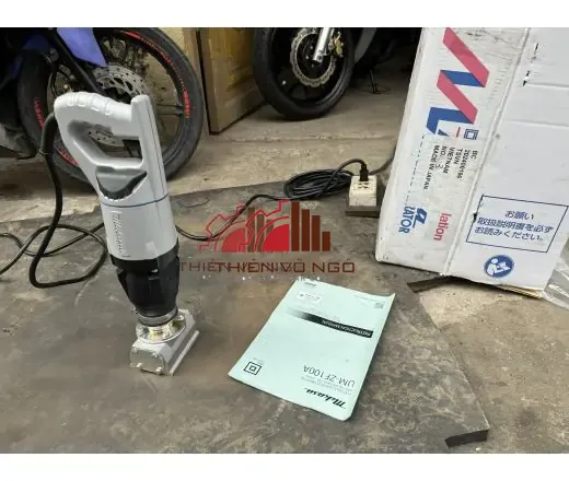 Máy đầm rung bê tông tần số cao Miasa UM-ZF100A