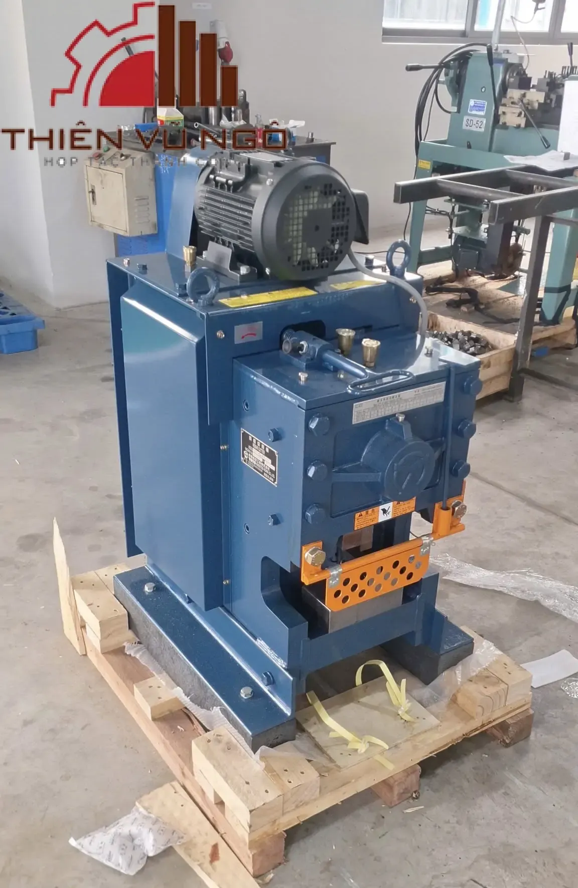 Máy Cắt Sắt TOYO C-43 