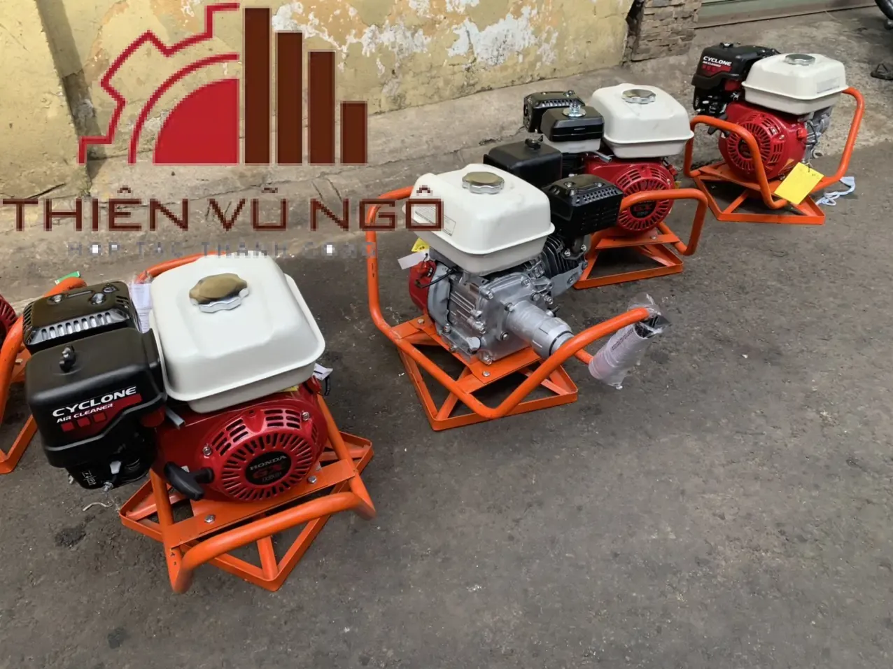 Máy đầm dùi xăng HONDA 