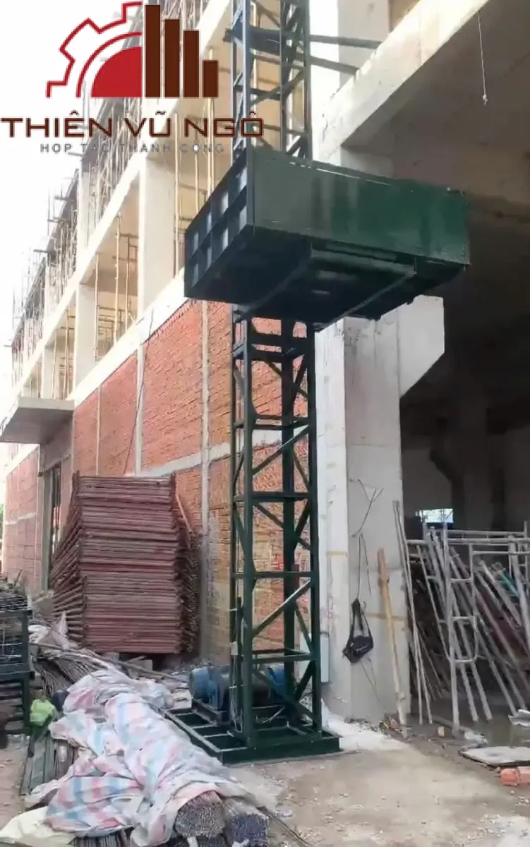 cho thuê vận thăng nâng hàng 1000kg