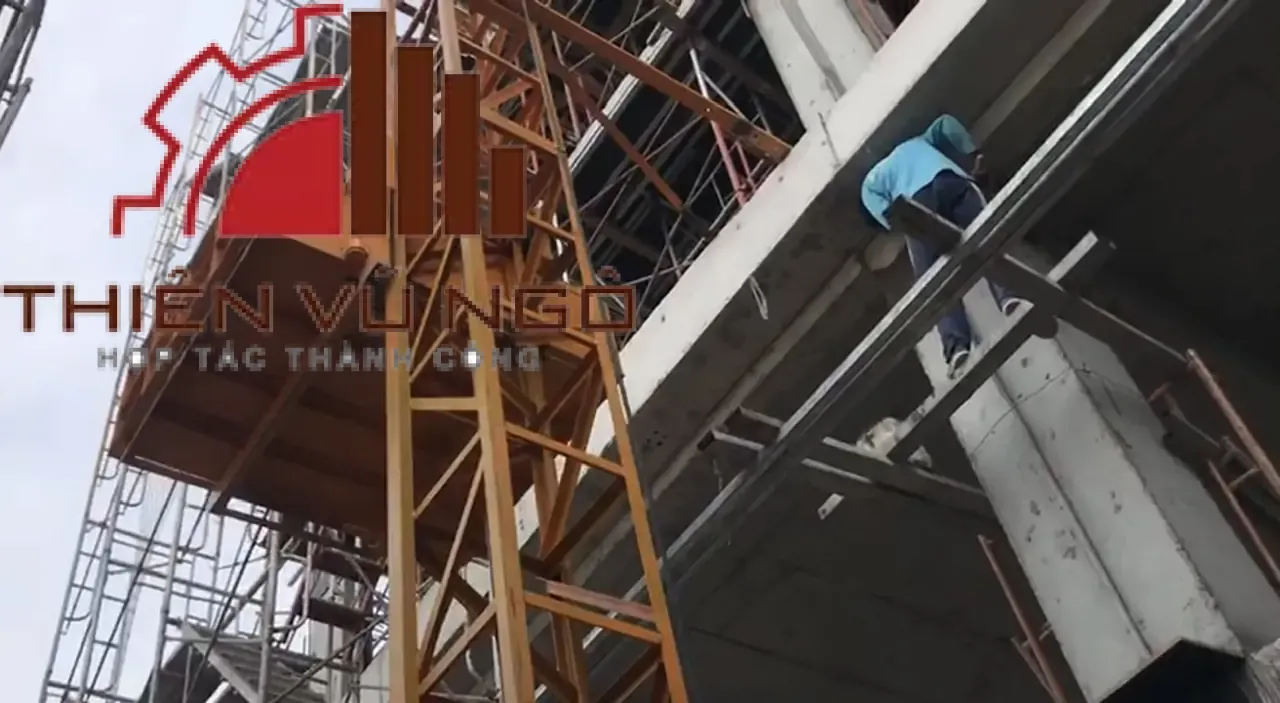 thuê vận thăng nâng hàng 1000kg