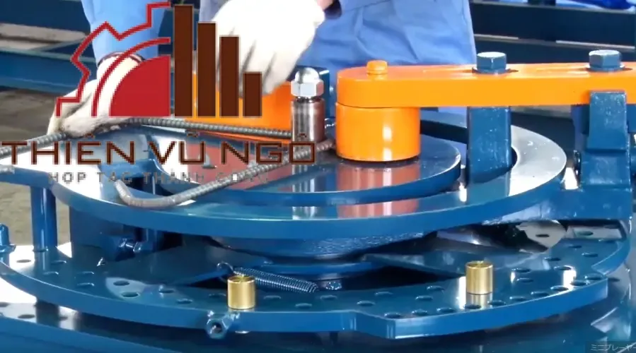 M&aacute;y Uốn Sắt TOYO B-33