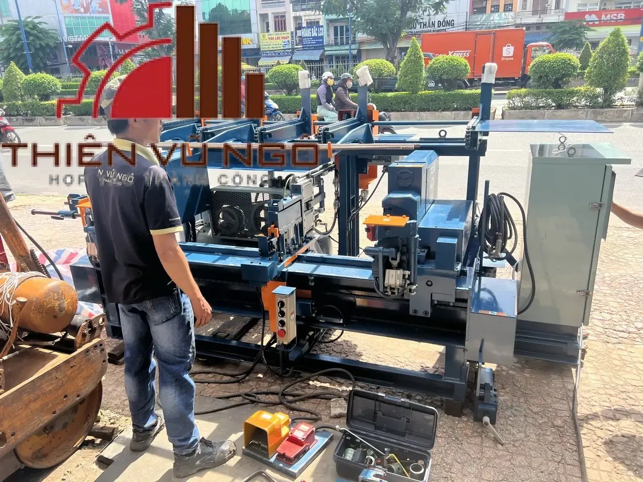 M&aacute;y uốn sắt tự động TOYO TRB-10-5II